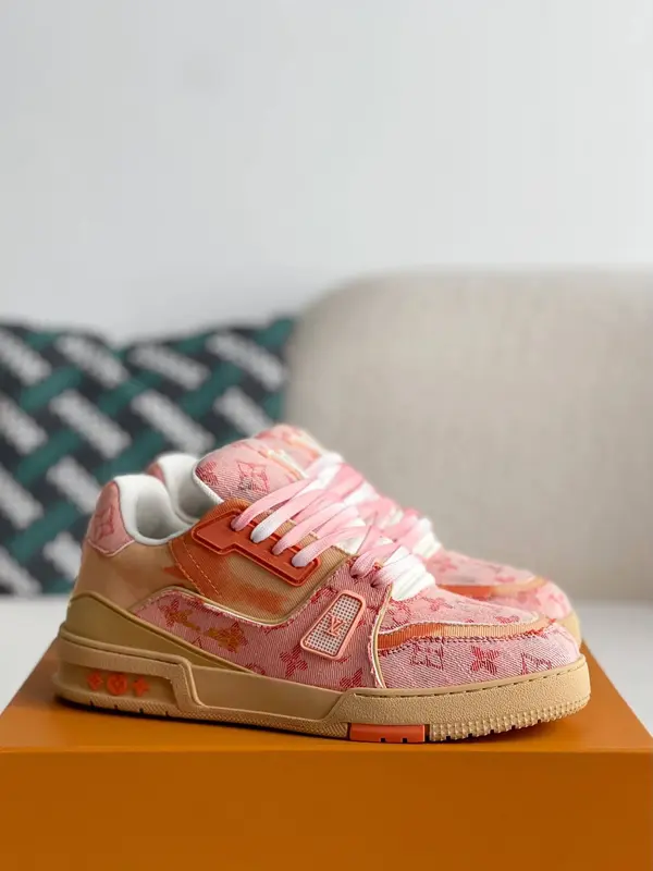 L*V TRAINER SNEAKERS
