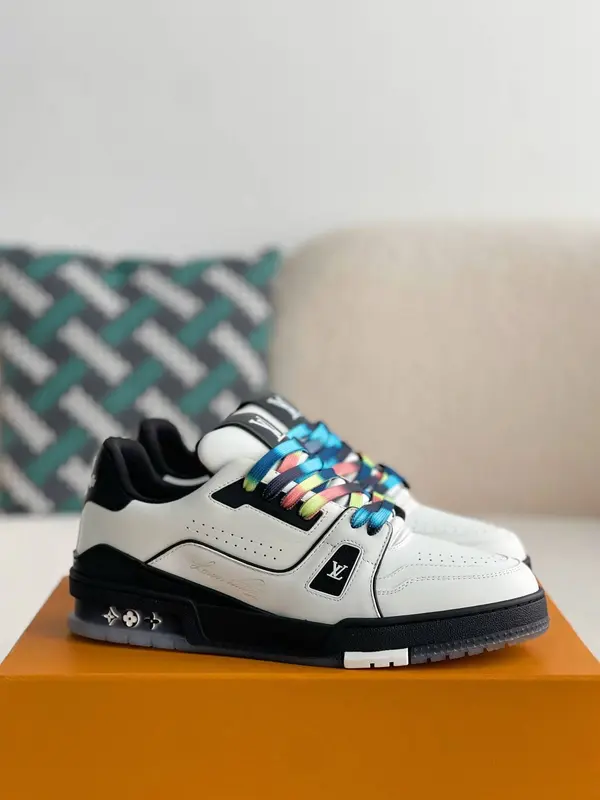 L*V SNEAKERS