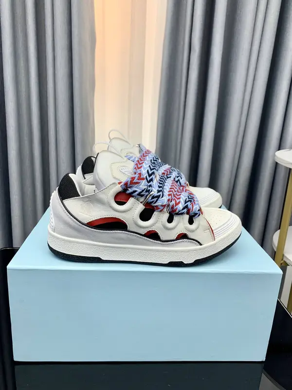 LA*N Sneaker