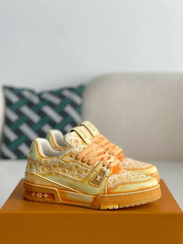 L*V SNEAKERS
