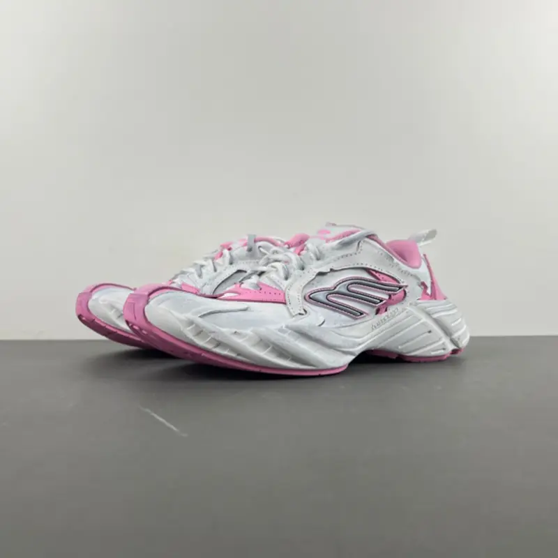 Balenciaga Runner Sneaker 825418 WDWTS 5191