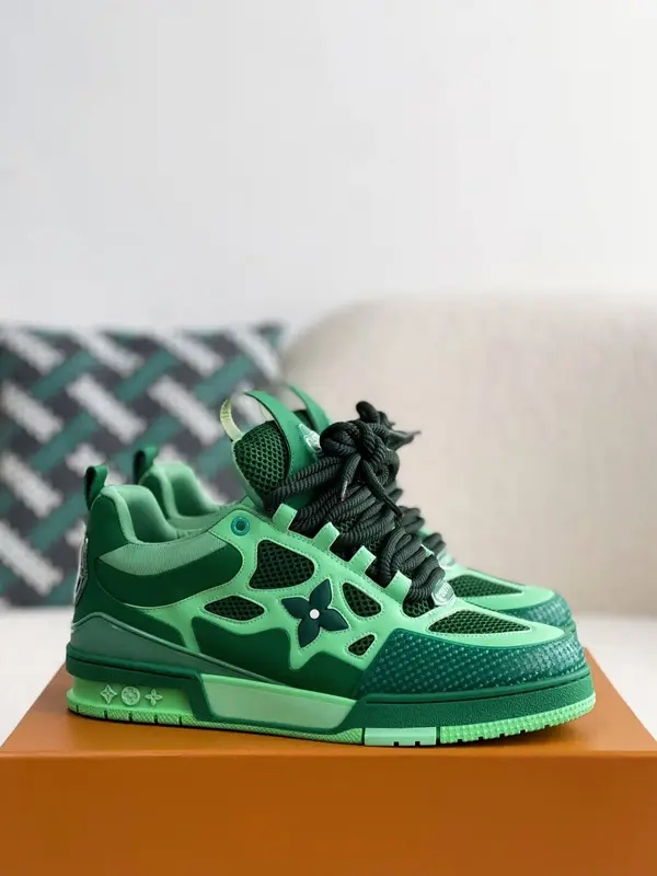 L*V RUNNER TATIC sneakers