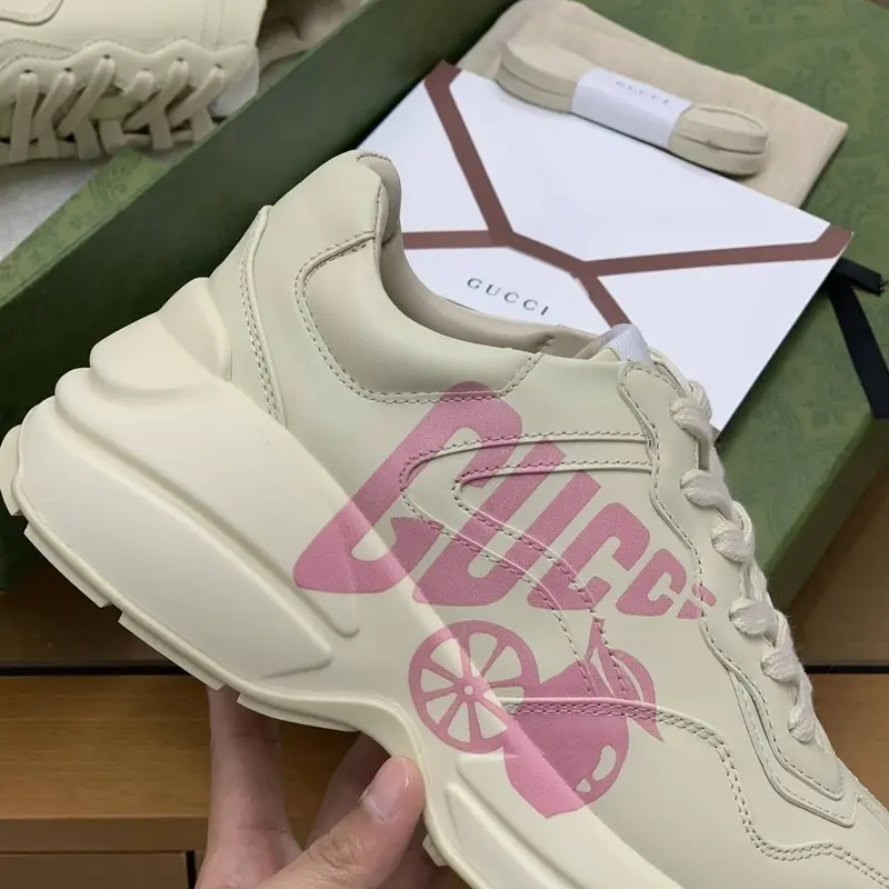 GU*IRetro Clunky Sneaker