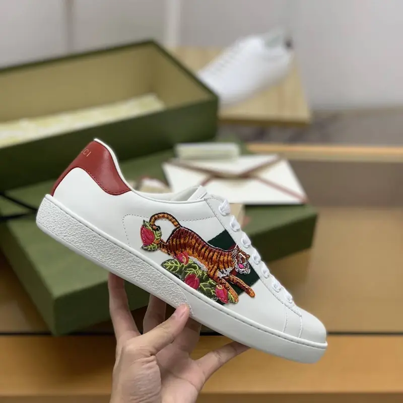 GU*Isneakers Support chip phone sensing