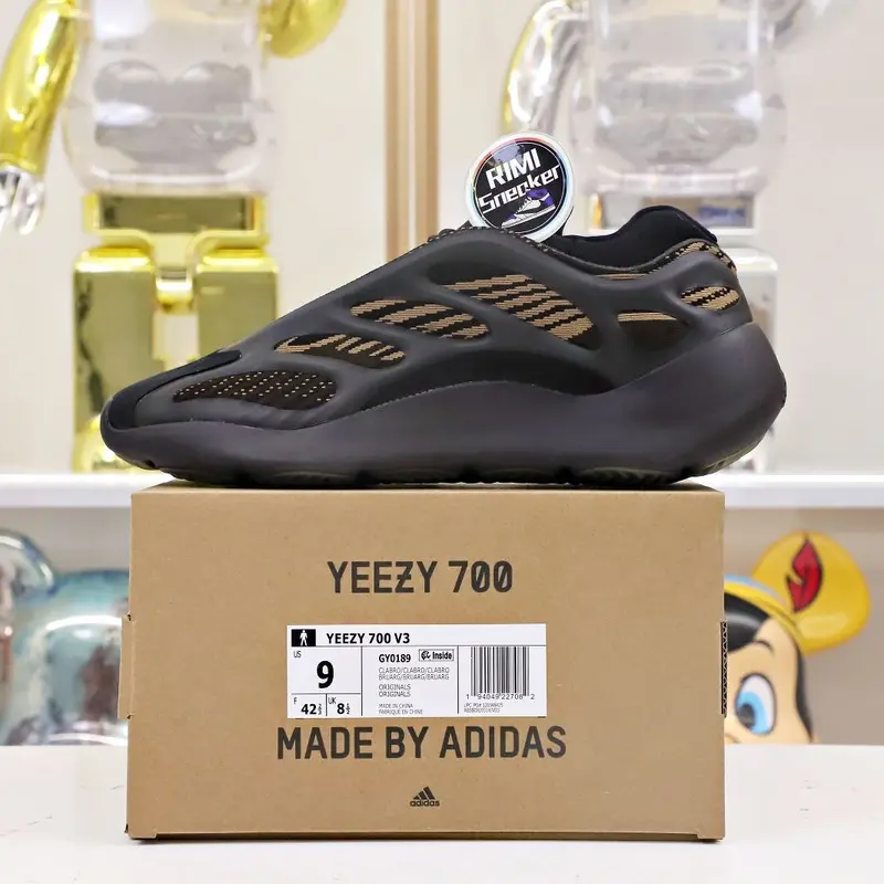 YEEZY 700 V3 'CLAY BROWN'
