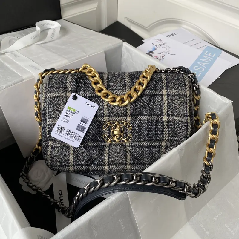 Chanle 19 Handbag