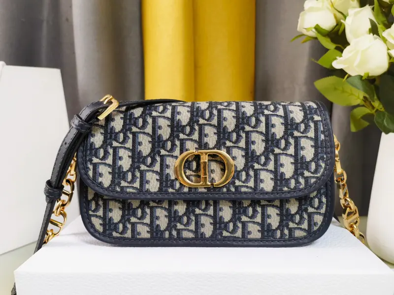 30 Montaigne Bag