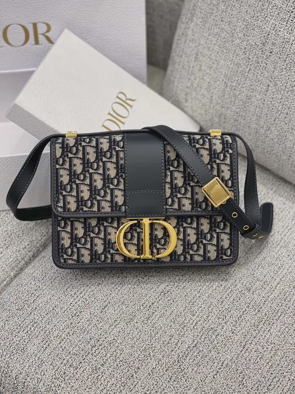 30 Montaigne Bag