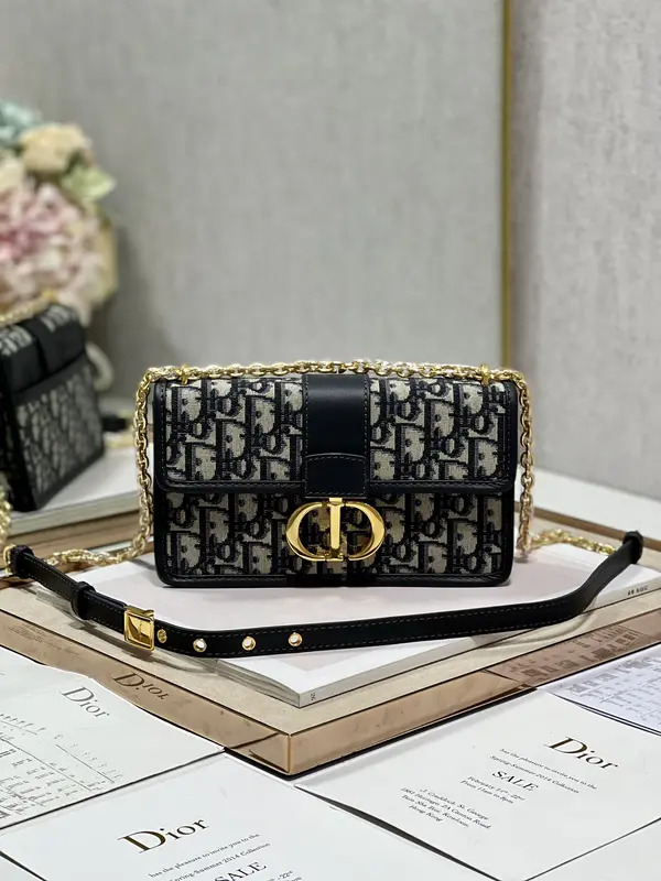 30 Montaigne East-west Bag With Chain