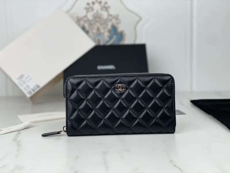 Chanle Zipped Wallet