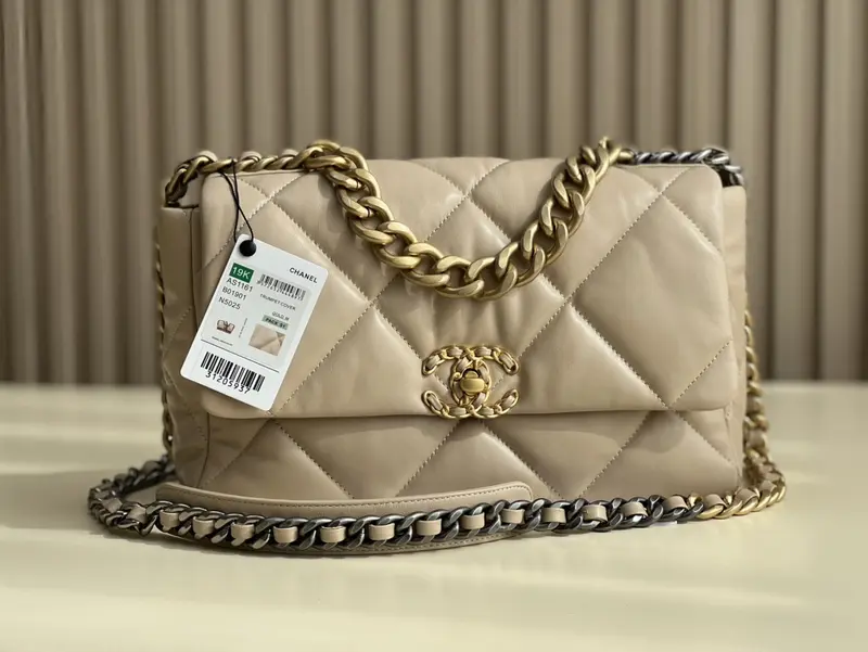 Chanle 19 Handbag