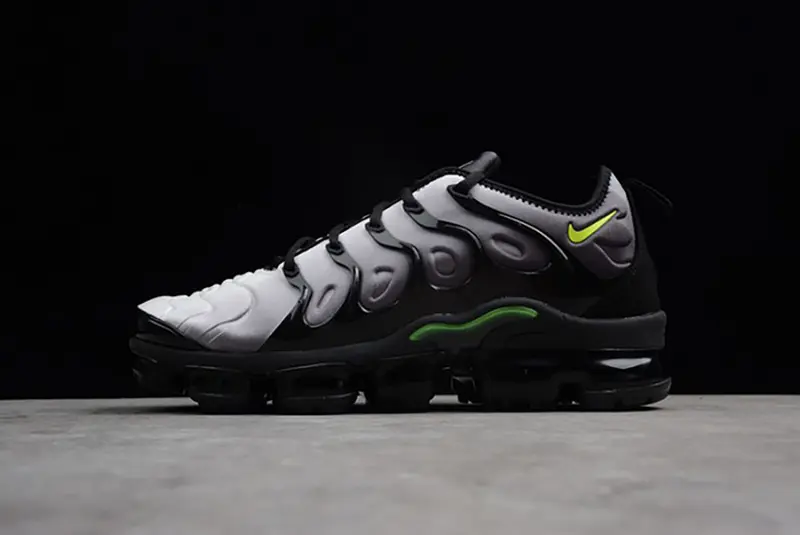 Nike Air VaporMax Plus Black Volt 924453-009