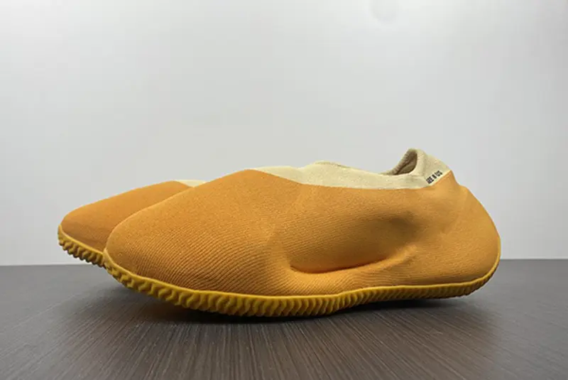 Yeezy Knit Runner 'Sulfur'  GW5353
