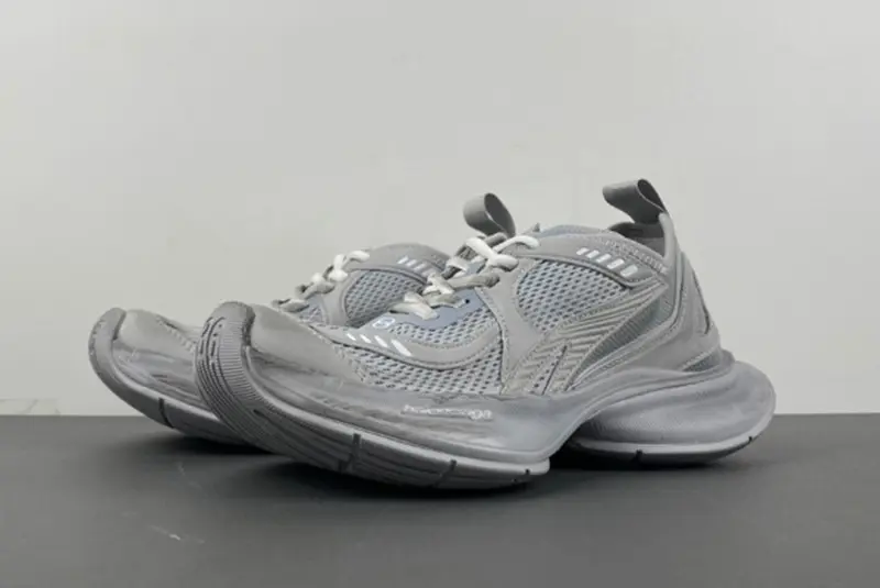 12.5 2024 BALENCIAGA  793944 WFLGY 0315