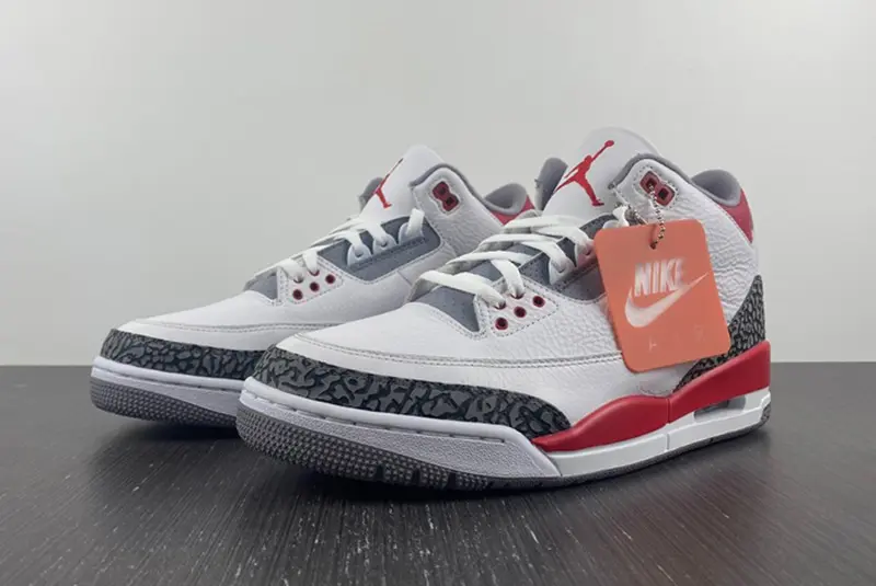 Air Jordan 3 OG “Fire Red”  DN3707-160