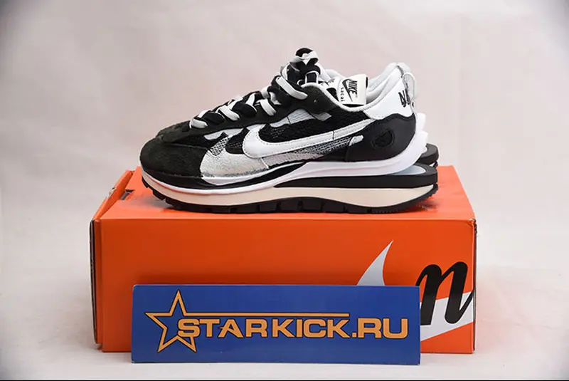 NIKE LDWAFFLE/SACAI CV1363 100