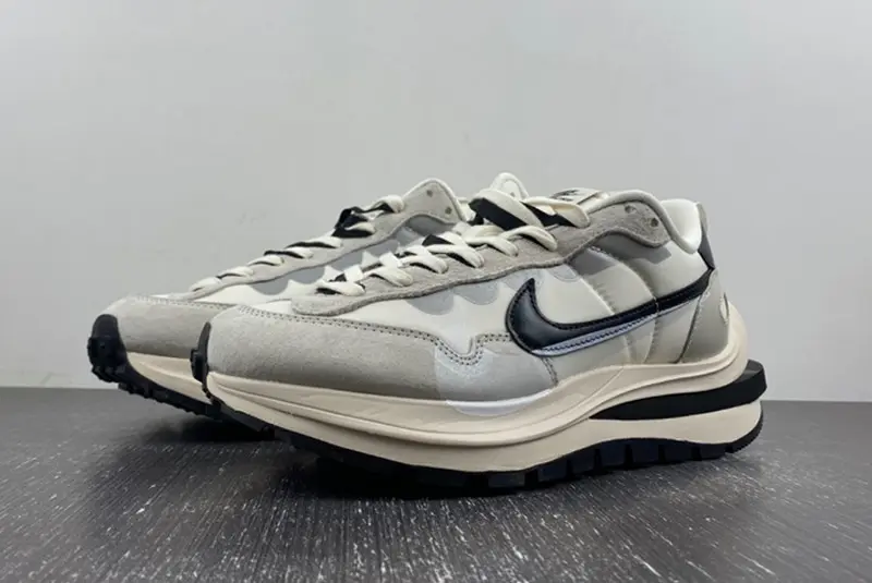 Sacai x VaporWaffle “Tour Yellow ” DD1875-101