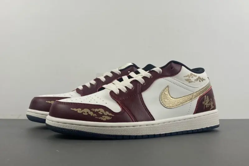 Travis Scott x Air Jordan 1 FJ5735-100