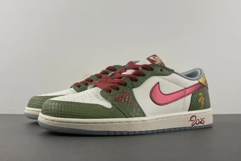Air Jordan 1 Retro Low OG 'Year of the Dragon' FN3727-100