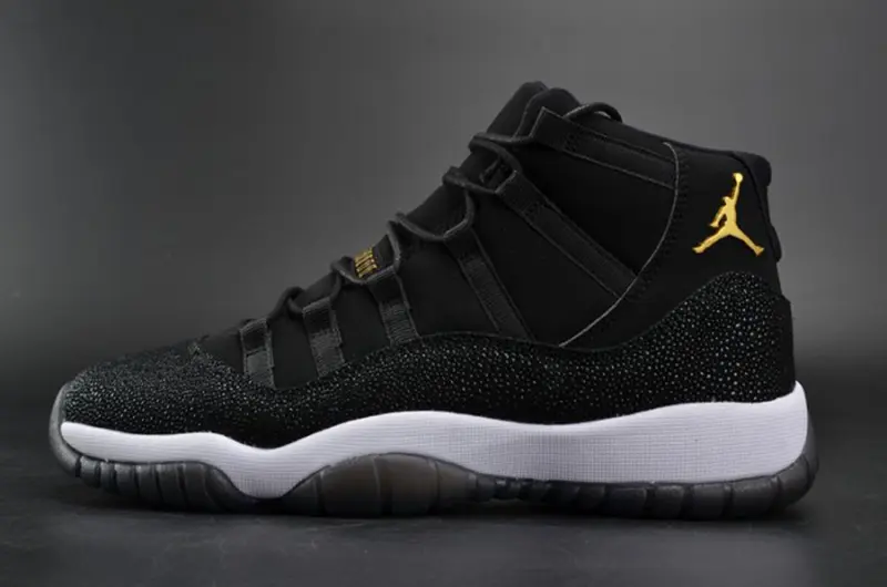 Air Jordan 11 Black Stingray  852625-030