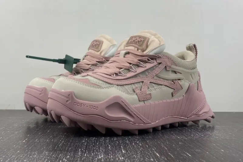 Off-White c/o Virgil Abloh