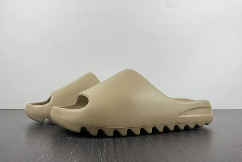 YEEZY slide pure GW1934