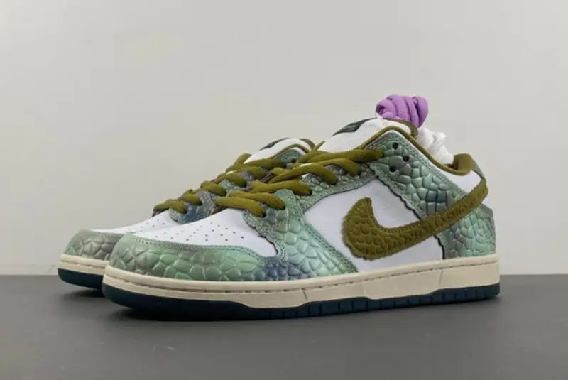 Alexis Sablone x Dunk Low SB 'Chameleon' HJ3386-300