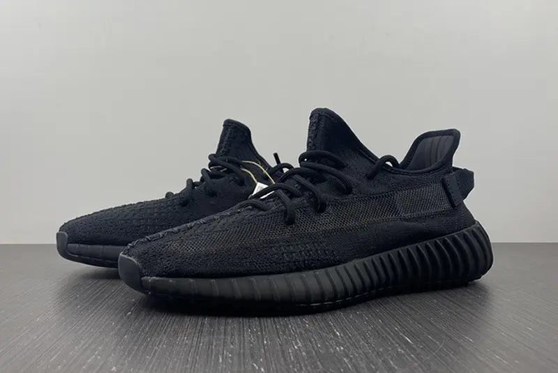 adidas Yeezy Boost 350 V2 “Onyx”  HQ4540