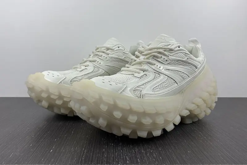 Balenciaga X4 52