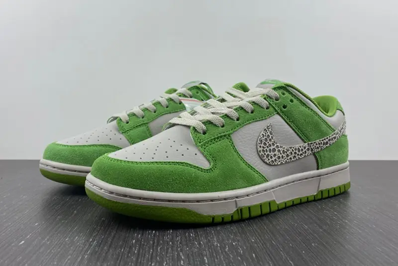 Dunk Low "Safari Swoosh"  DR0156-300