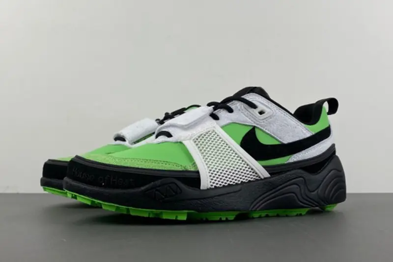 Nike Travis Scott x Nike Zoom Field Jaxx HQ3061-104