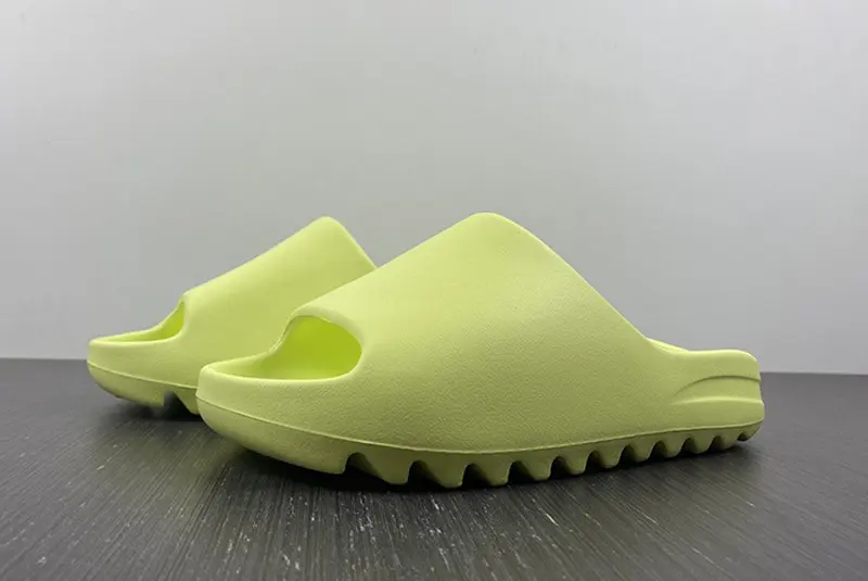 YEEZY SLIDE 'GLOW GREEN' 2022 HQ6447