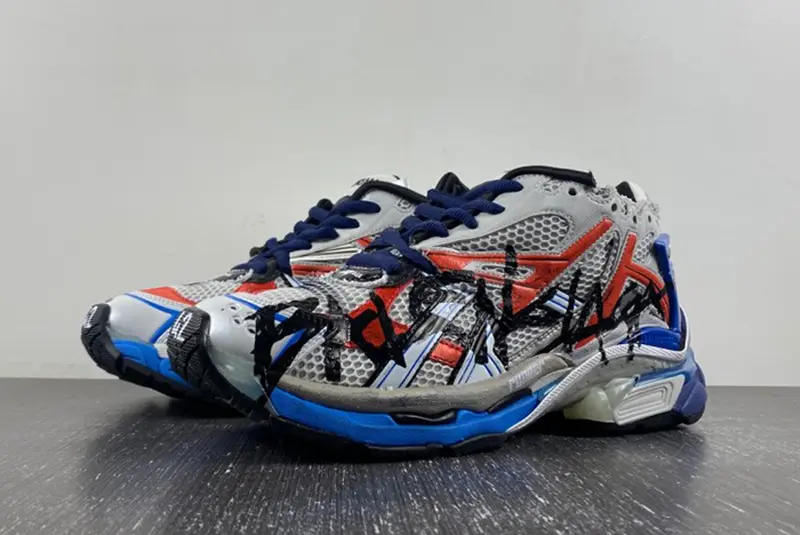 7.0 Balenciaga 677403-W3RB6-1264