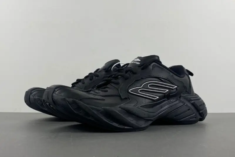 Balenciaga16 MONDAY 825418 WDTSC 1000