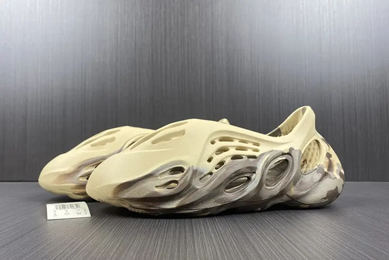 adidas Yeezy Foam Runner “MX Cream Clay” GX8774