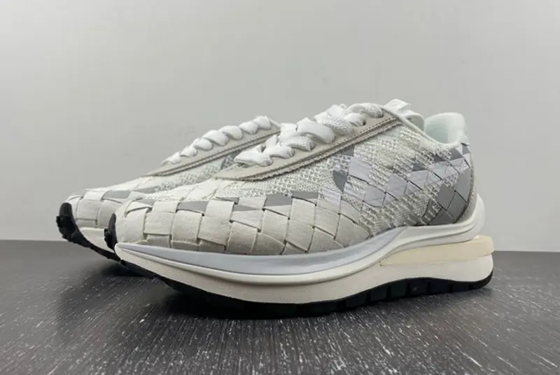 sacai x Nike Waffle Woven Green Gusto  DR5209-100