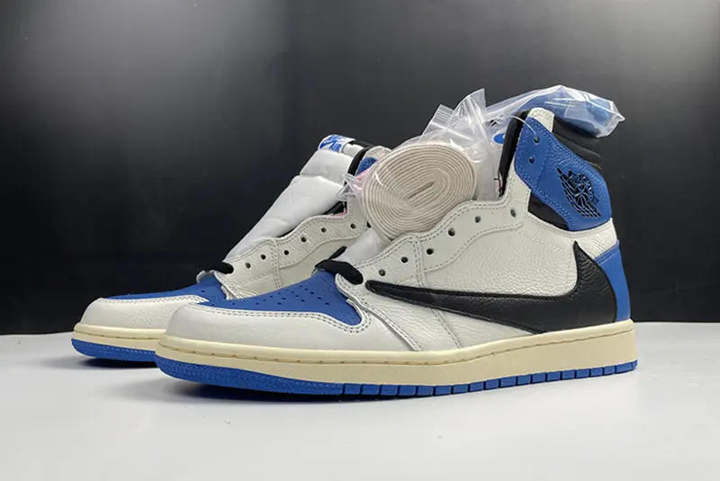 Air Jordan 1 Travis Scott DH3227-105
