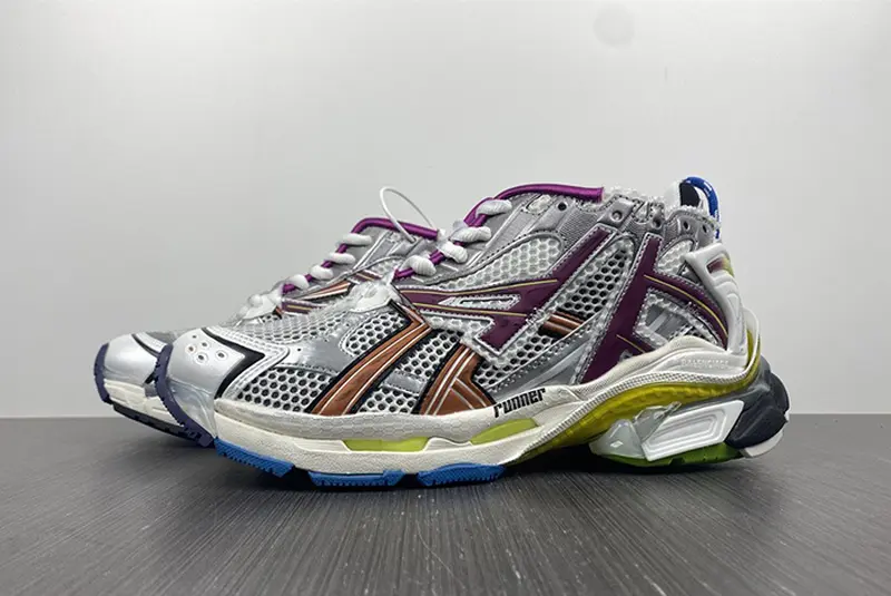 7.0 BALENCIAGA -Runner 21