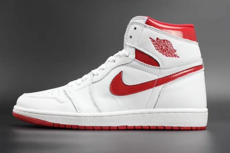 AIR JORDAN 1 RETRO HIGH OG “METALLIC RED” mens 555088-103