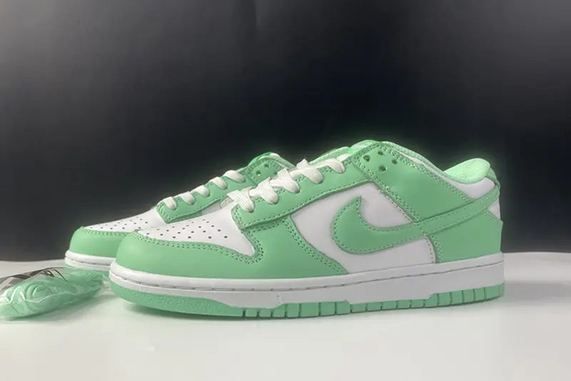 Nike Dunk Low WMNS Green Glow DD1503-105