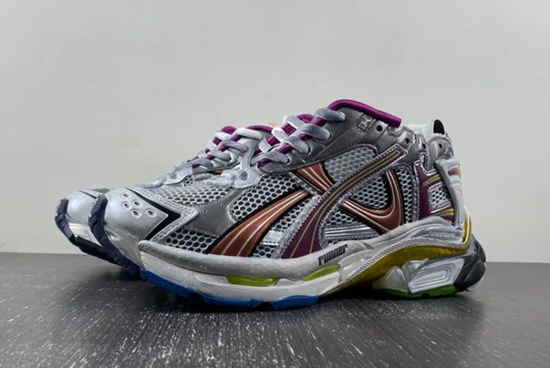 7.5Balenciaga772774-W3RBW-9168