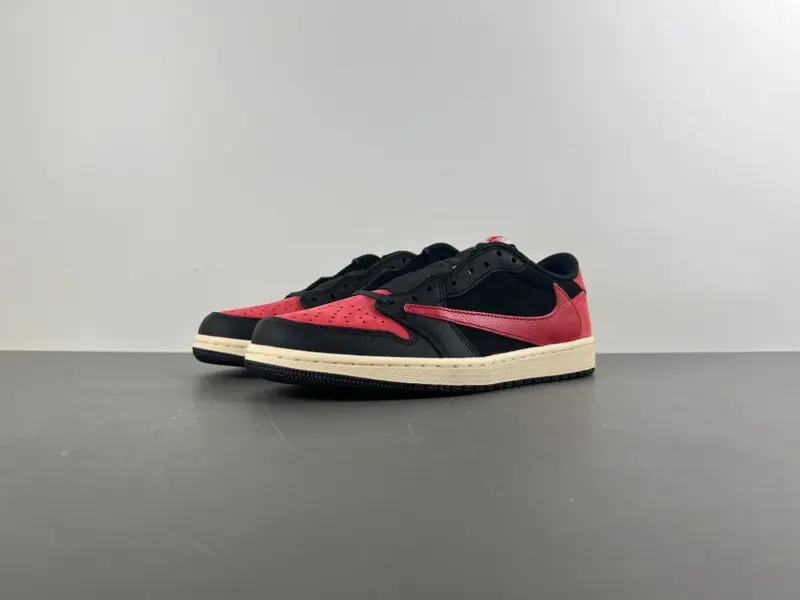 Travis Scott x Air Jordan 1 Low OG DM7866-061