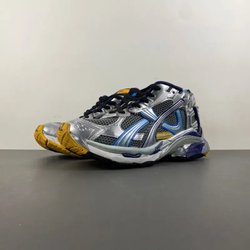 7.5 Balenciaga Runner 772774 W3RMU 1474.