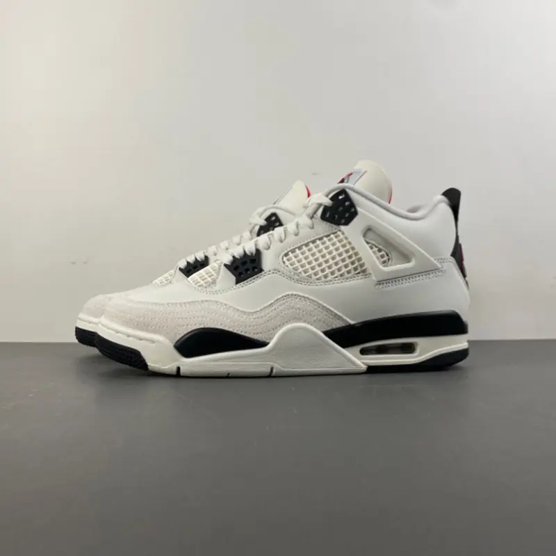 Air Jordan 4“Flight Club” Sail/Black-University Red IM4002-100